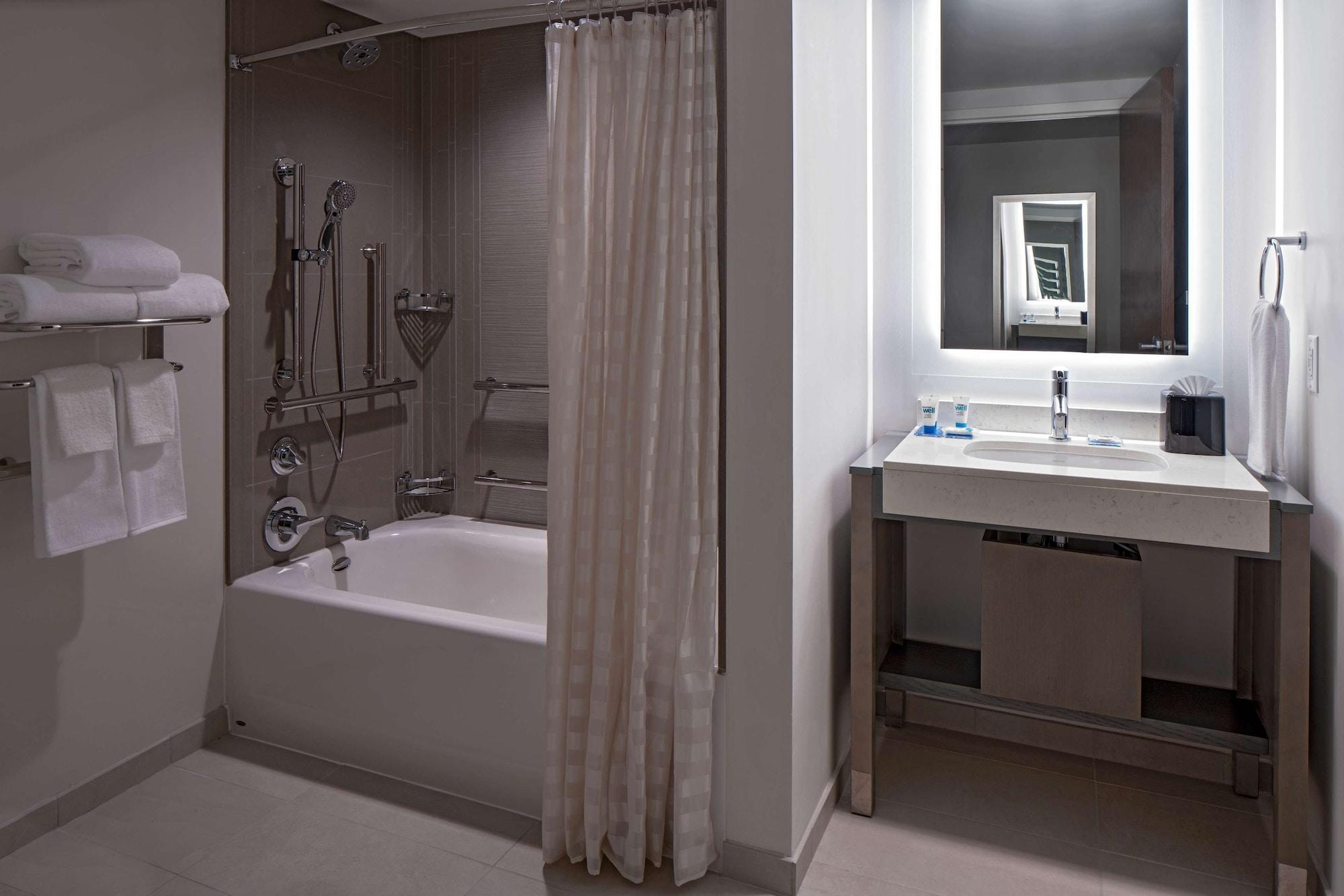 Отель Hyatt House Indianapolis Downtown Экстерьер фото
