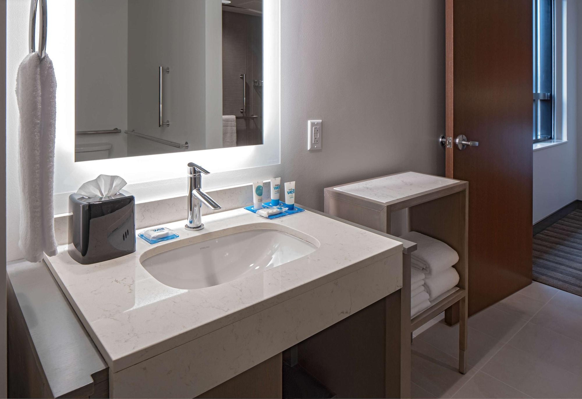 Отель Hyatt House Indianapolis Downtown Экстерьер фото